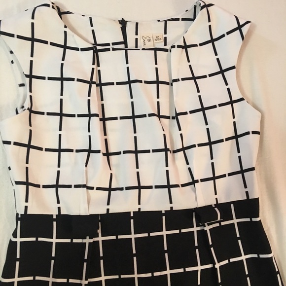 Dress in good condition - Picture 2 of 8